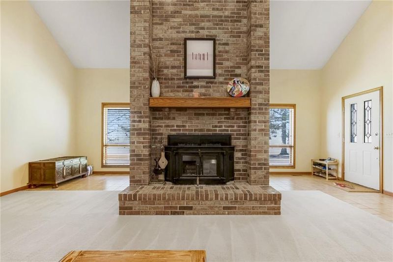 17659 Cody St, Overland Park, KS 66221