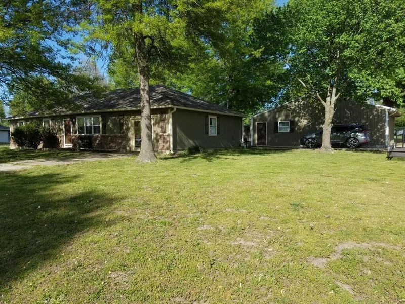 517 N Mulberry St, Adrian, MO 64720