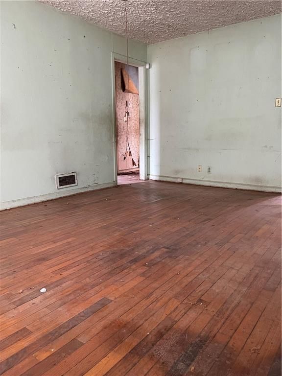 5209 E 40th Ter, Kansas City, MO 64130