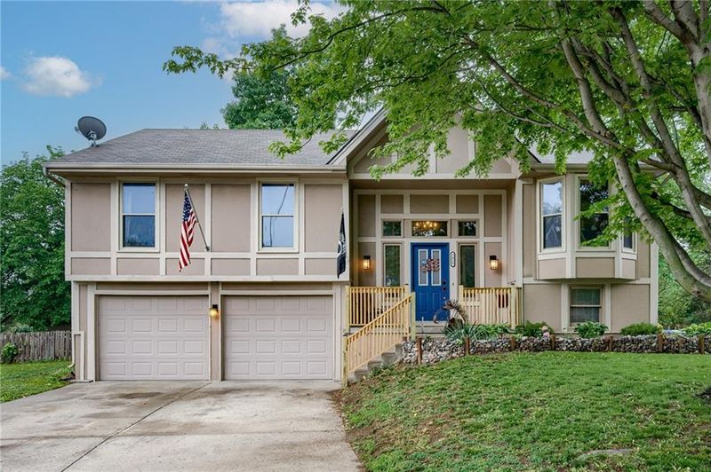 7418 NW Rhode Ave, Kansas City, MO 64152