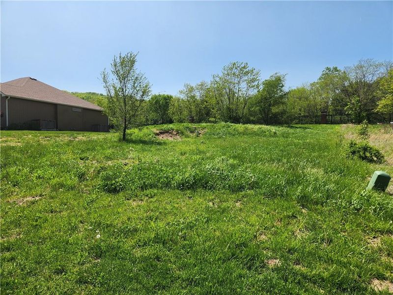 1933 Edgewood Dr, Leavenworth, KS 66048