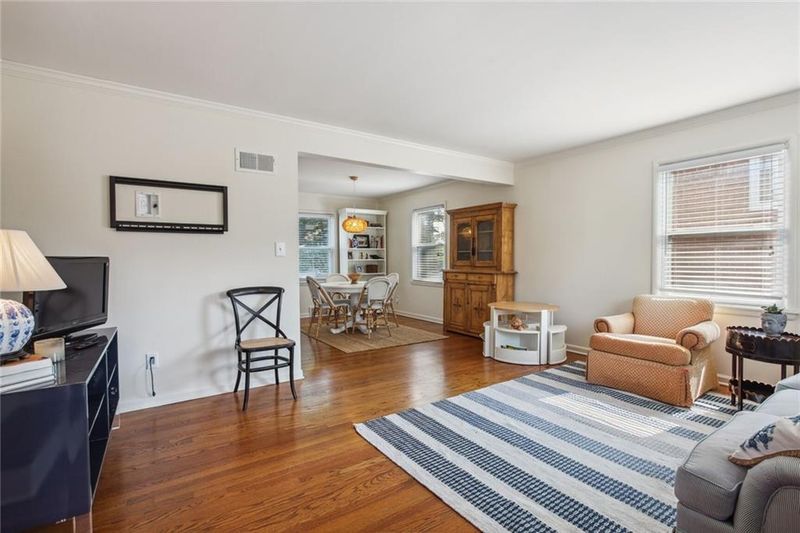 202 E 51st St #202, Kansas City, MO 64112