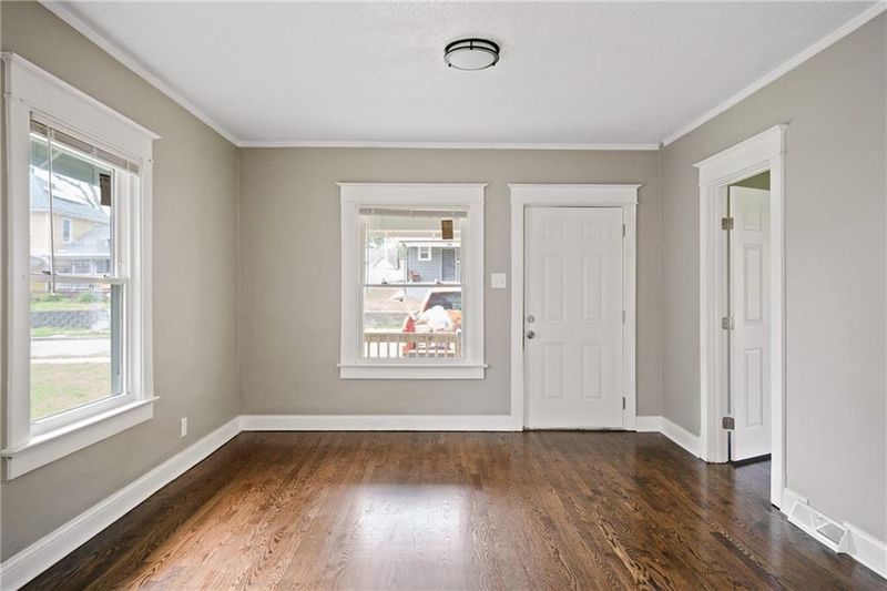 6214 E 10th St, Kansas City, MO 64126