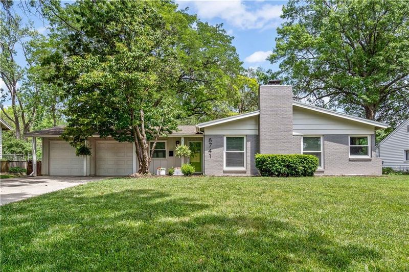 8741 Maple Dr, Overland Park, KS 66207