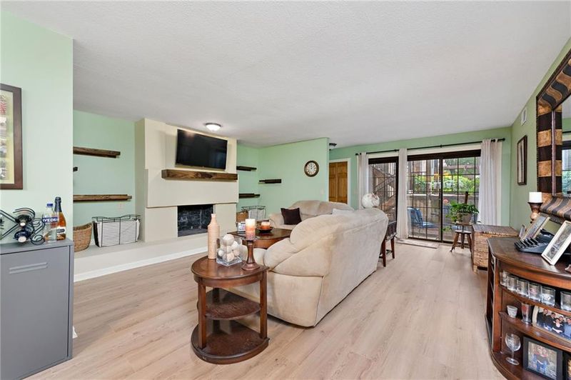 4058 Warwick Blvd #1, Kansas City, MO 64111