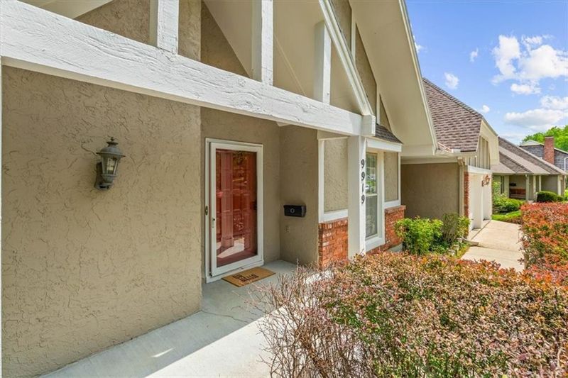 9919 Craig Dr, Overland Park, KS 66212