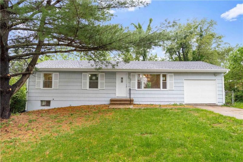 8005 E 102nd St, Kansas City, MO 64134