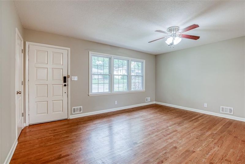 4913 Evanston Ave, Kansas City, MO 64133
