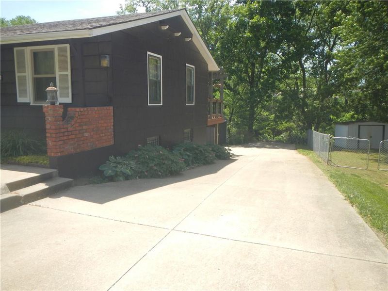 2818 S 46th St, Kansas City, KS 66106