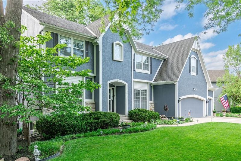 12845 Larsen St, Overland Park, KS 66213
