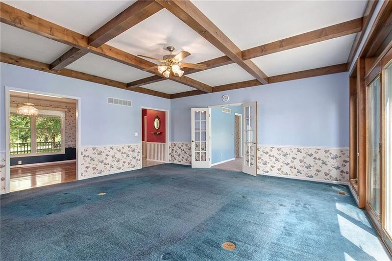18203 Kristi Rd W, Liberty, MO 64068