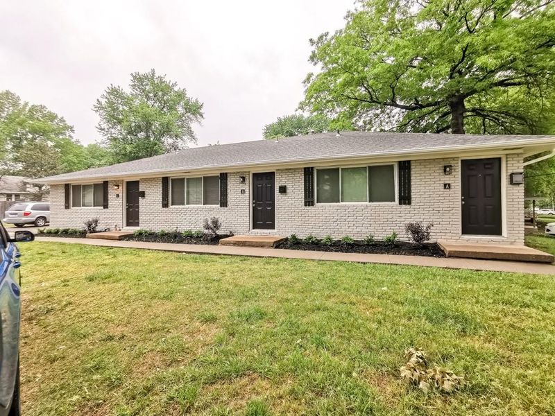 8132 Lowell Ave, Overland Park, KS 66204
