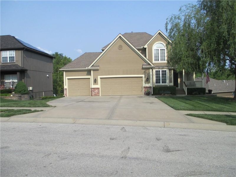 1325 Lilac Cir, Liberty, MO 64068