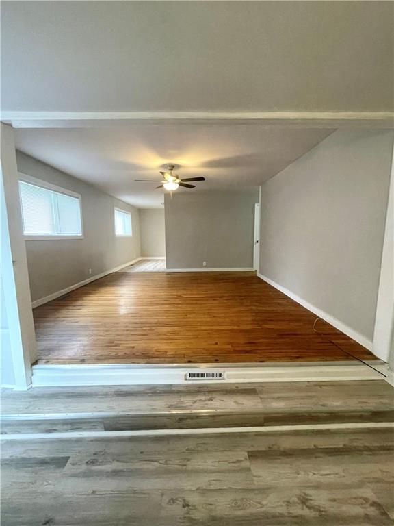 8606 E 92nd Pl, Kansas City, MO 64138