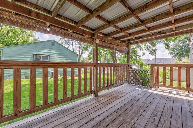 239 W 98th St, Kansas City, MO 64114