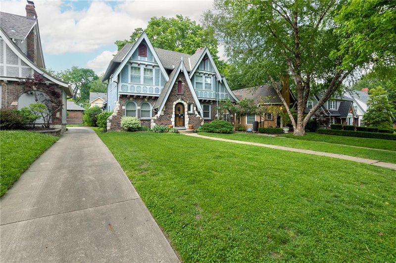 628 E 71st Ter, Kansas City, MO 64131