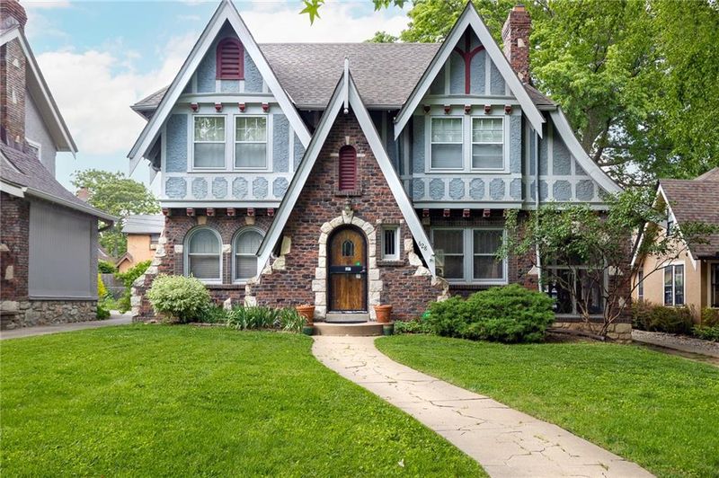 628 E 71st Ter, Kansas City, MO 64131