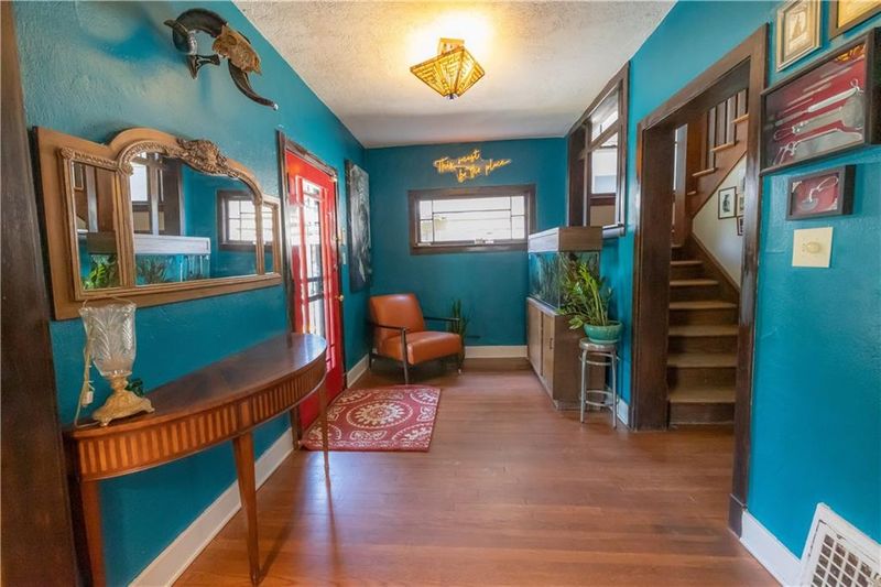 4505 Gillham Rd, Kansas City, MO 64110