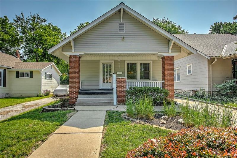 4145 Genessee St, Kansas City, MO 64111