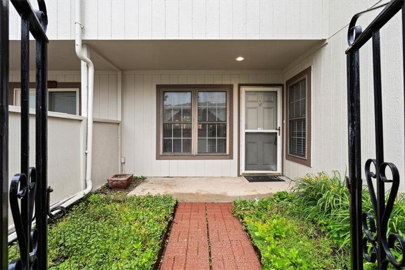 722 E 121st St, Kansas City, MO 64146