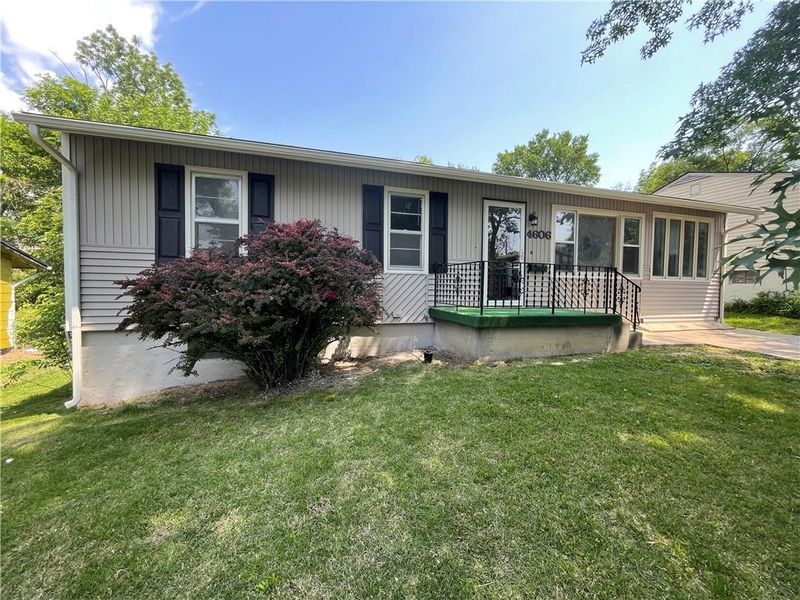 4606 E 40th St, Kansas City, MO 64130