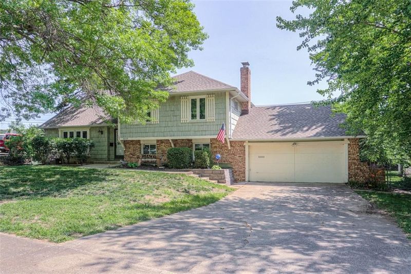 4018 E 104th St, Kansas City, MO 64137