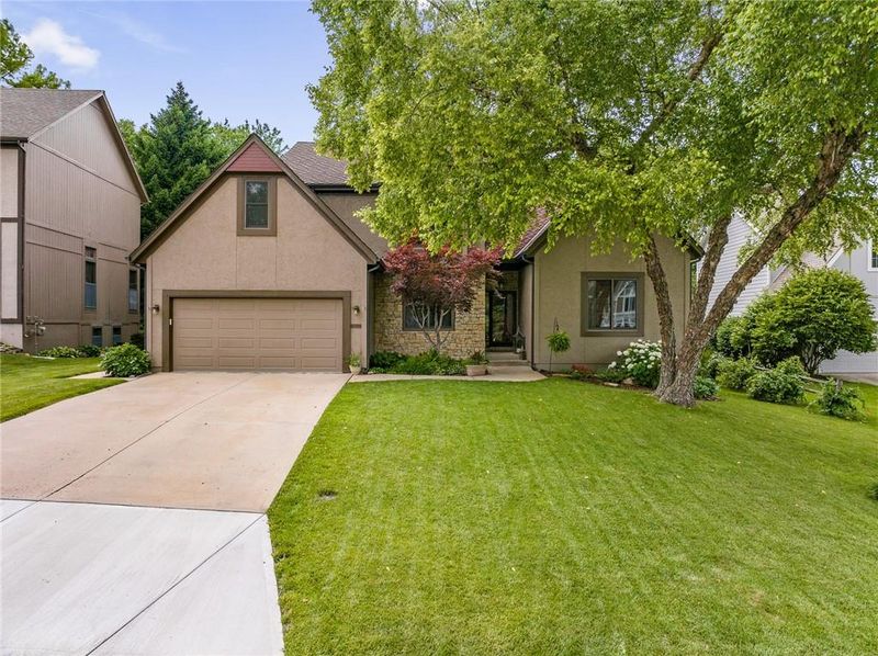 12822 Perry St, Overland Park, KS 66213