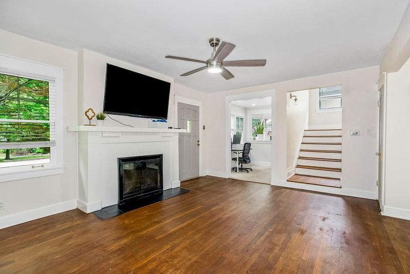 6115 Brookside Blvd, Kansas City, MO 64113