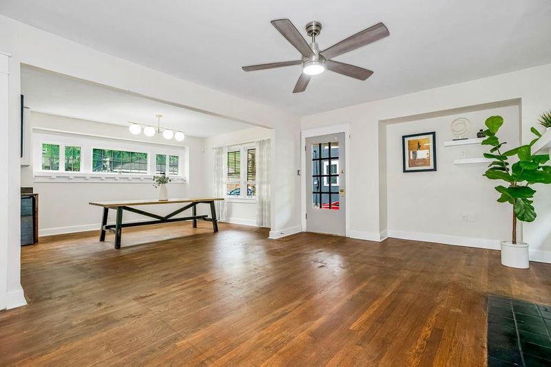 6115 Brookside Blvd, Kansas City, MO 64113