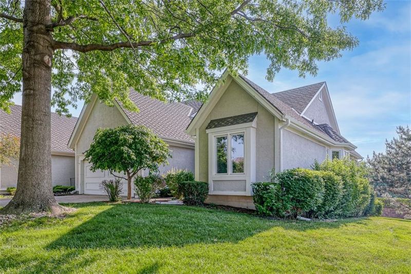 5202 W 121st St, Overland Park, KS 66209