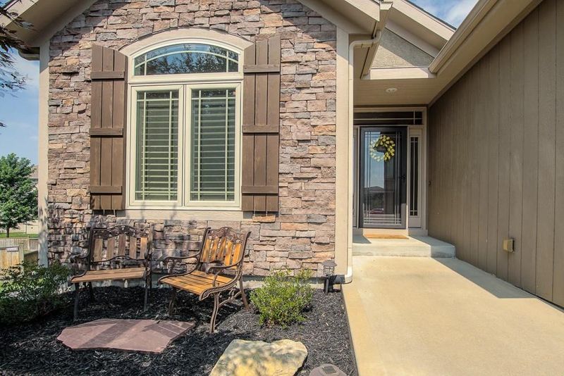 17832 W 166th St, Olathe, KS 66062