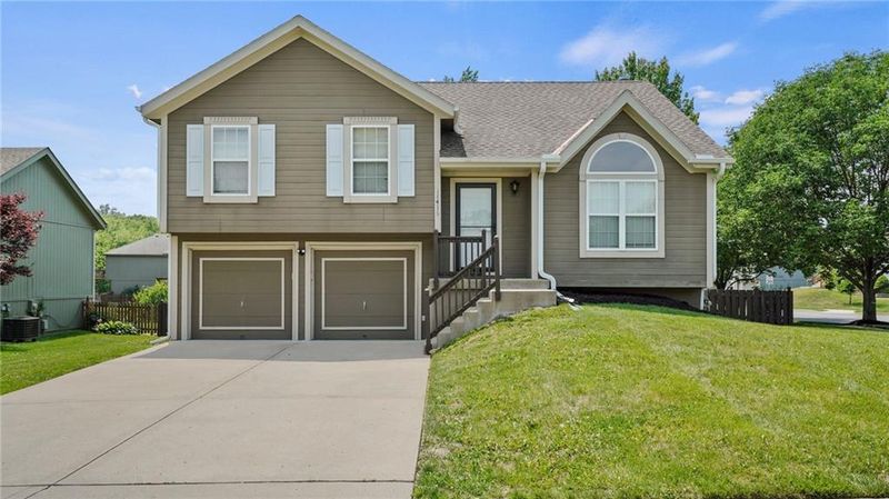 11416 N Manning Ave, Kansas City, MO 64157