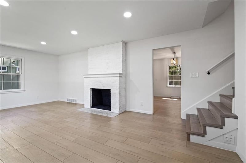 9731 Mission Rd, Overland Park, KS 66206