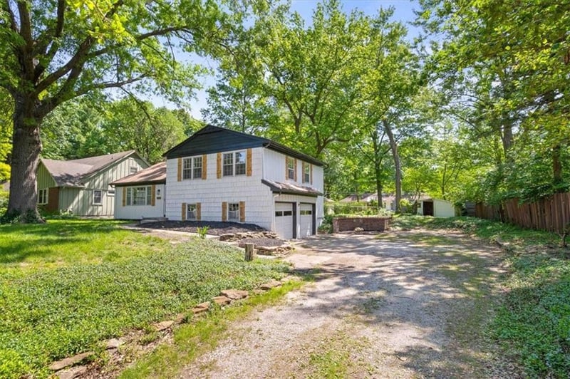 9731 Mission Rd, Overland Park, KS 66206