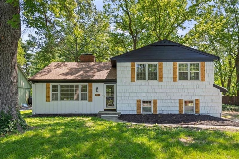 9731 Mission Rd, Overland Park, KS 66206