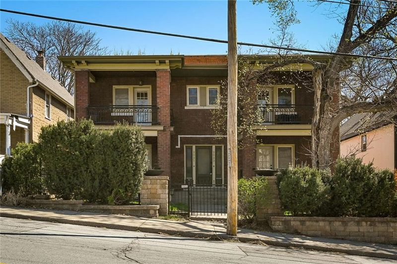 2021 Summit St, Kansas City, MO 64108