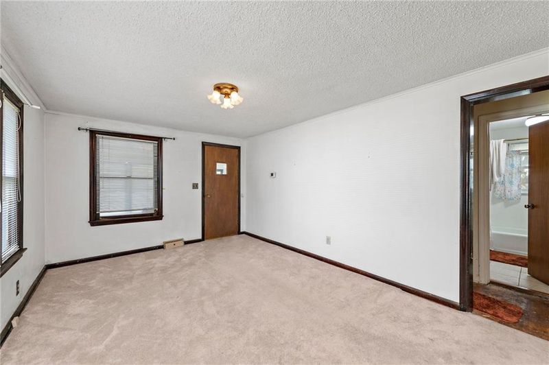 3910 Crescent Ave, Kansas City, MO 64133