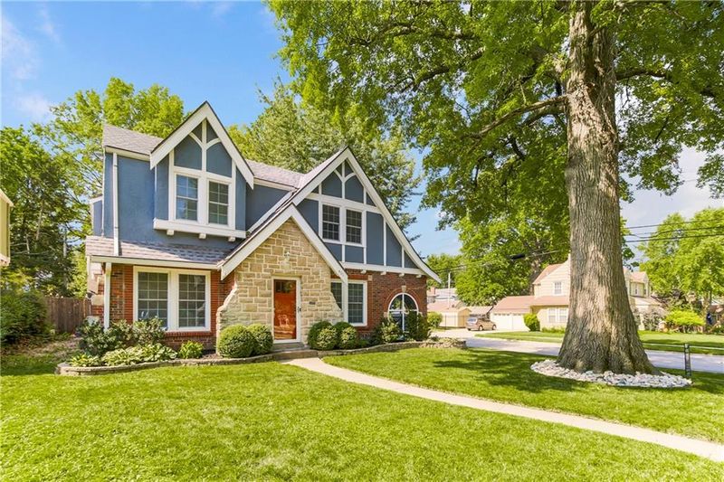 401 E 73rd St, Kansas City, MO 64131