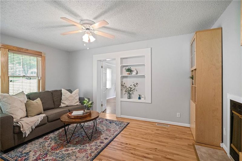 8030 Summit St, Kansas City, MO 64114