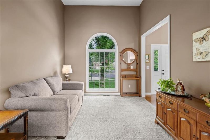 5425 W 139th St, Overland Park, KS 66224