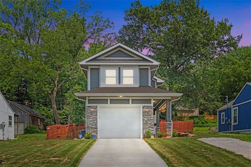 9219 Mcgee St, Kansas City, MO 64114