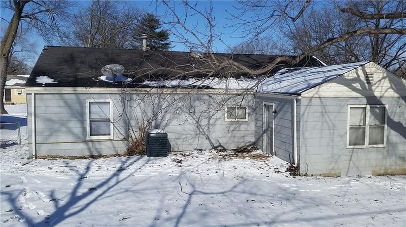 611 NE 67th Ter, Gladstone, MO 64118