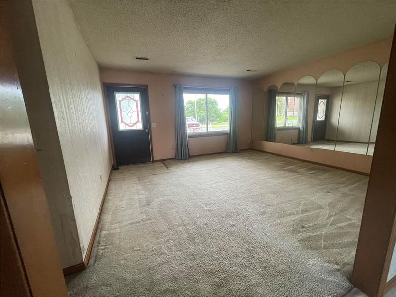 423 W 19th St, Ottawa, KS 66067