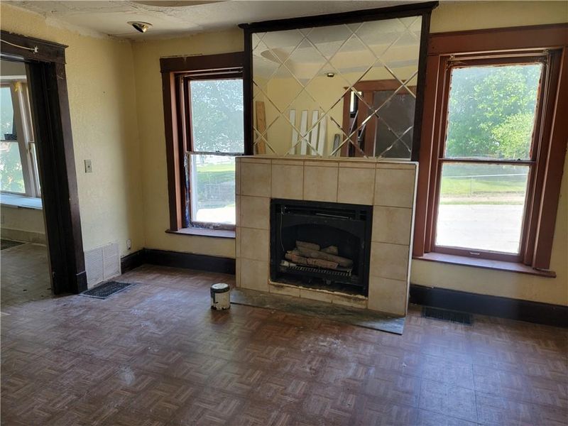 4320 E 17th St, Kansas City, MO 64127