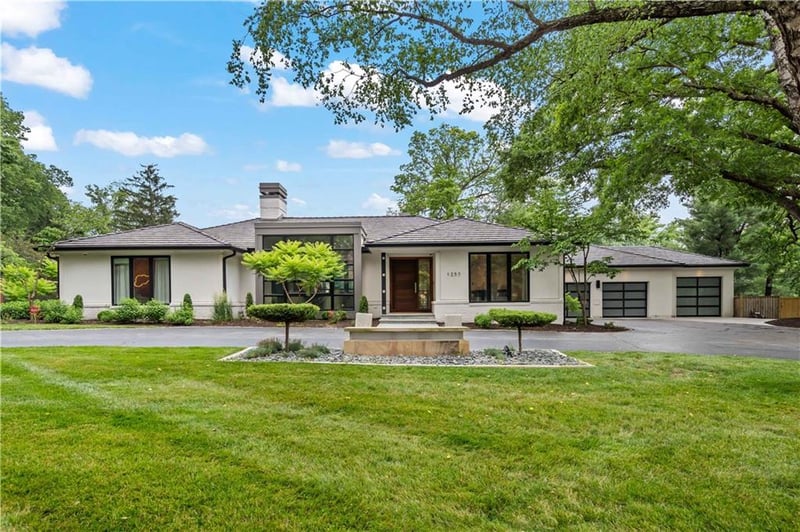 1257 W 57th St, Kansas City, MO 64113