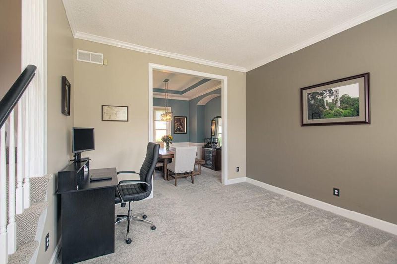 8100 W 129th St, Overland Park, KS 66213