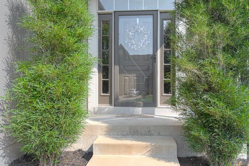 8100 W 129th St, Overland Park, KS 66213