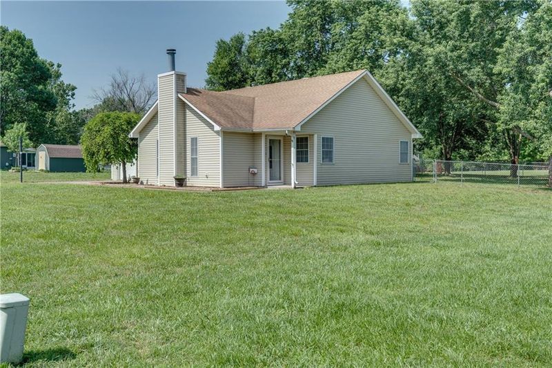 16332 S 1383 Rd, Nevada, MO 64772