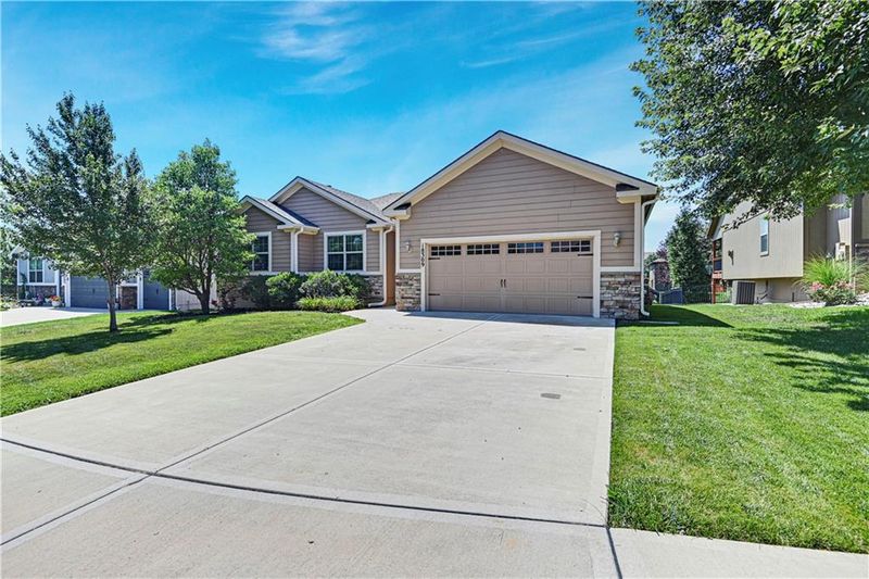 18309 W 193rd Ter, Spring Hill, KS 66083