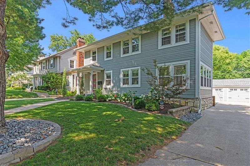 6433 Morningside Dr, Kansas City, MO 64113